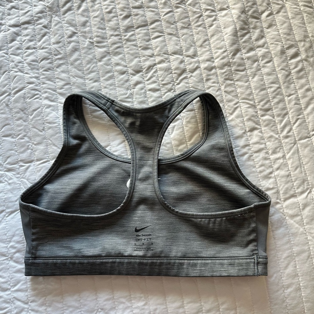 Nike Gray Racerback Padded Sports Bra Size Medium - Picture 4 of 4